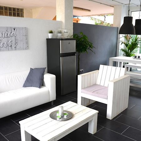 Beach House Кастельдафелс Номер фото